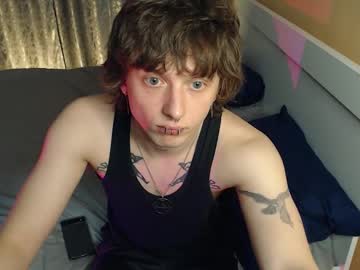 Axxxturel Chaturbate stream image from July 24, 2025