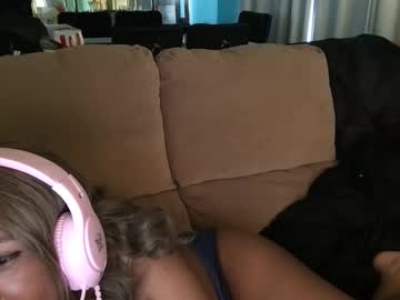 Femdommefarrah Chaturbate stream image from July 24, 2025