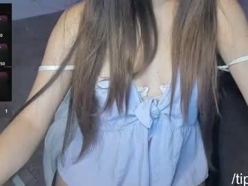 Moxiexfoxie Chaturbate stream image from July 24, 2025
