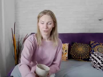 Katywink Chaturbate stream image from July 25, 2025