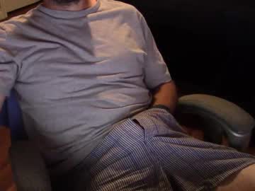 Heavilyhung Chaturbate stream image from July 25, 2025