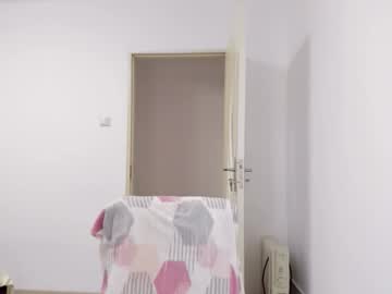 Dollcedolly Chaturbate stream image from July 25, 2025