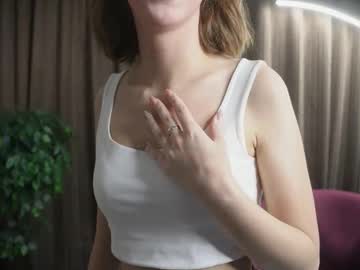 Julianaclive Chaturbate stream image from July 25, 2025