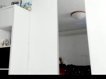 Kenziedawton Chaturbate stream image from July 25, 2025