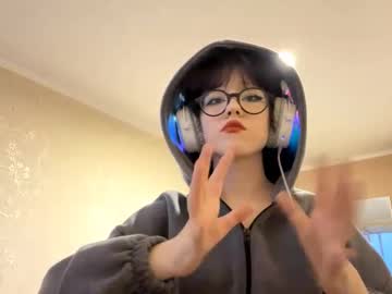 Earlietrisdale Chaturbate stream image from July 25, 2025