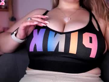 Marrygrayes Chaturbate stream image from July 25, 2025