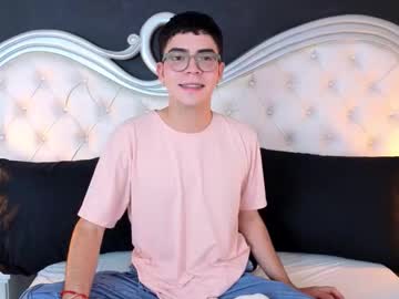 Neeolux Chaturbate stream image from July 25, 2025