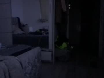 Fantasticdeee Chaturbate stream image from July 25, 2025
