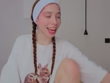 Happyvivy Chaturbate stream image from July 25, 2025