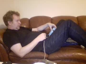 Redlols Chaturbate stream image from July 25, 2025