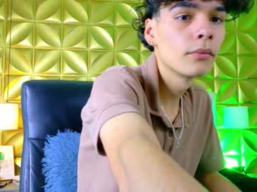 Axelwolfe Chaturbate stream image from July 26, 2025