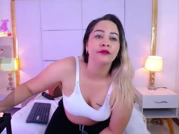 Wandahairymilf Chaturbate stream image from July 26, 2025