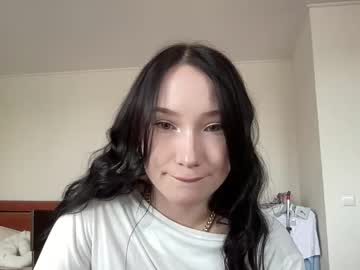 1snowqueen Chaturbate stream image from July 26, 2025