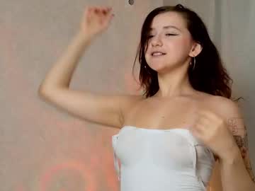 Luminelle Chaturbate stream image from July 26, 2025