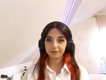 Maureenbuff stream image from July 26, 2025