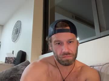 Stewaus Chaturbate stream image from July 26, 2025