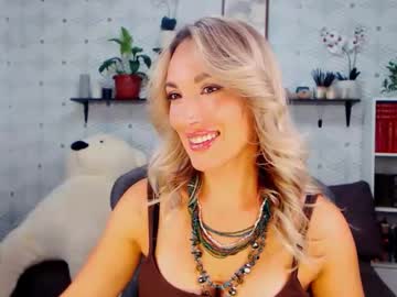 Millaxqueen Chaturbate stream image from July 26, 2025