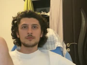 Yellowsubmarinex2 Chaturbate stream image from July 26, 2025