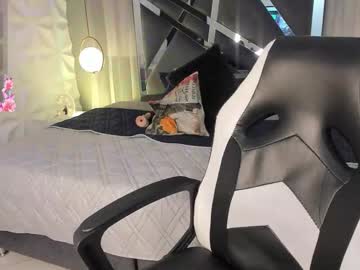 Magic_Cristall Chaturbate stream image from July 26, 2025
