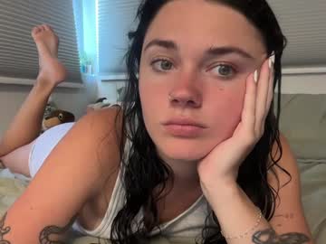 Queencassidyy Chaturbate stream image from July 26, 2025