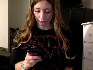 Dayzmay Chaturbate stream image from July 27, 2025