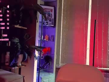 5_In_One Chaturbate stream image from July 27, 2025