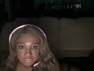 Femdommefarrah Chaturbate stream image from July 27, 2025