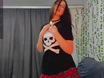 Angeliclever Chaturbate stream image from July 27, 2025