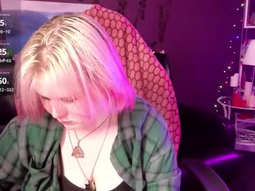 Fillisfox Chaturbate stream image from July 27, 2025