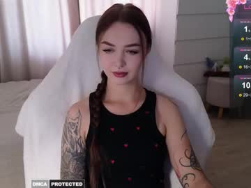 Kateleoo Chaturbate stream image from July 27, 2025