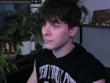 Whiteegrimm Chaturbate stream image from July 27, 2025