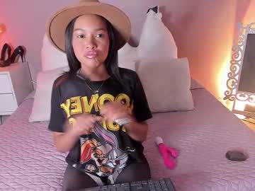 Jlmackenzie Chaturbate stream image from July 27, 2025