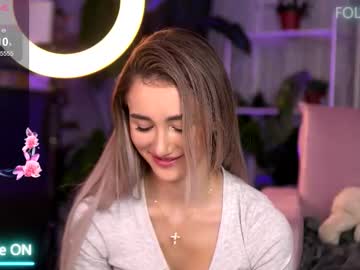 Emilyraymont Chaturbate stream image from July 27, 2025