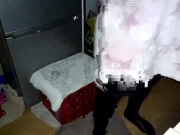 Energy32 Chaturbate stream image from July 28, 2025
