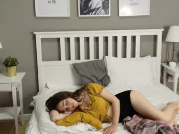 Lily_Cute631961 Chaturbate stream image from July 28, 2025