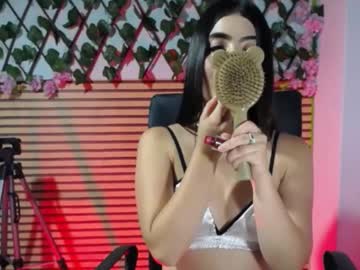 Queenlux6 Chaturbate stream image from July 28, 2025