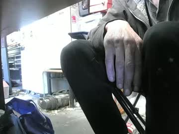 04oldskool Chaturbate stream image from July 28, 2025