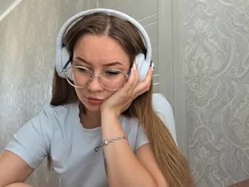 Glossy_Kiss Chaturbate stream image from July 28, 2025