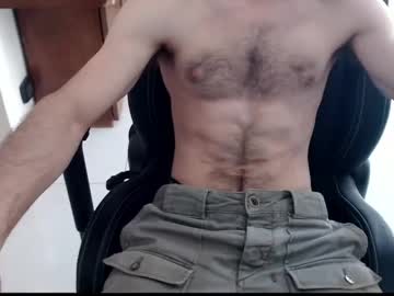 Microfama00 Chaturbate stream image from July 28, 2025