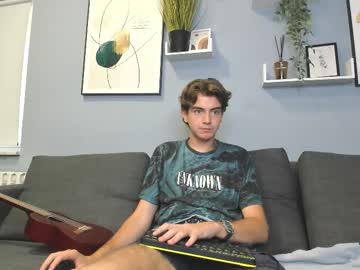 Leaf_Blaze Chaturbate stream image from July 28, 2025