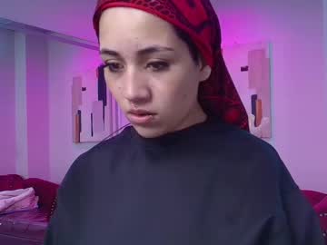 Leia_Queens Chaturbate stream image from July 28, 2025