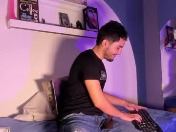 Axxelruizx Chaturbate stream image from July 28, 2025