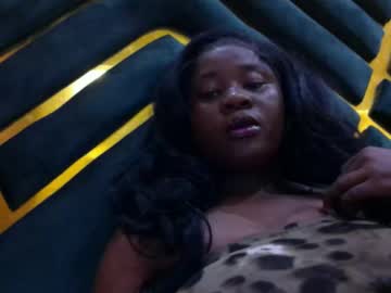 Thicksexybunny_Xx Chaturbate stream image from July 28, 2025