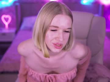 Kaylamooree Chaturbate stream image from July 28, 2025