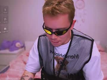Milkboy_Blonde Chaturbate stream image from July 28, 2025