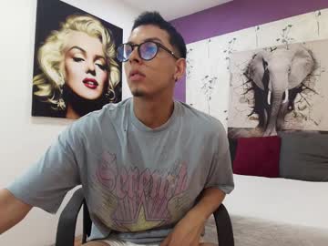 Moy_So Chaturbate stream image from July 28, 2025