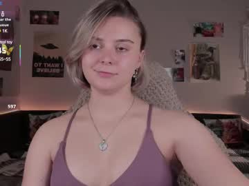 Kitten_Kween_ Chaturbate stream image from July 28, 2025