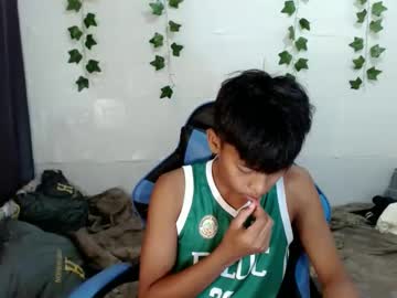 Urguydennis Chaturbate stream image from July 28, 2025