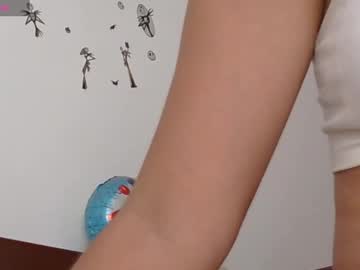 Lunamoon_17 Chaturbate stream image from July 28, 2025