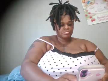 Yungarose Chaturbate stream image from July 28, 2025